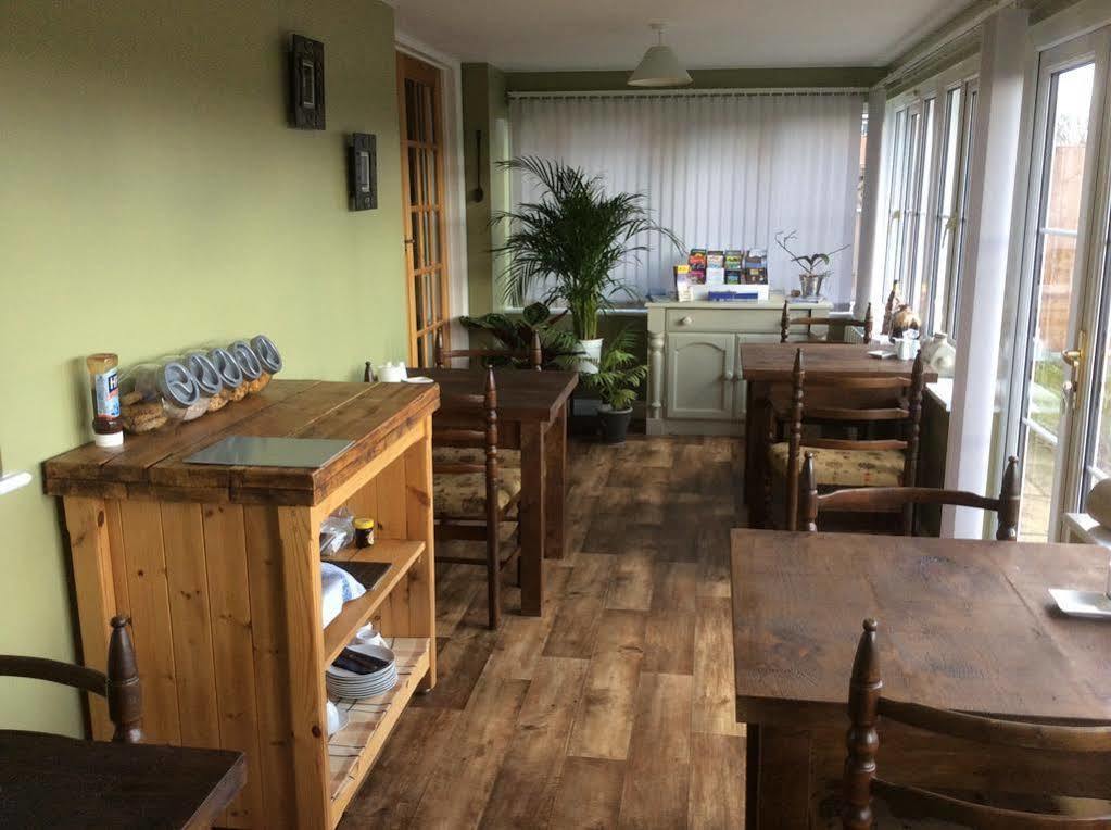 Acer Lodge Bed & Breakfast Mundford ภายนอก รูปภาพ