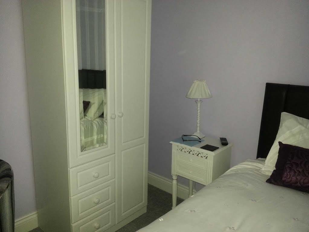 Acer Lodge Bed & Breakfast Mundford ภายนอก รูปภาพ