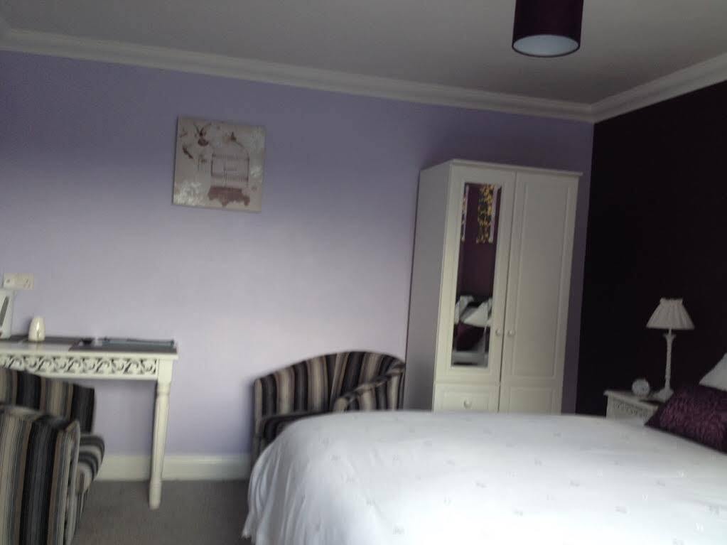 Acer Lodge Bed & Breakfast Mundford ภายนอก รูปภาพ